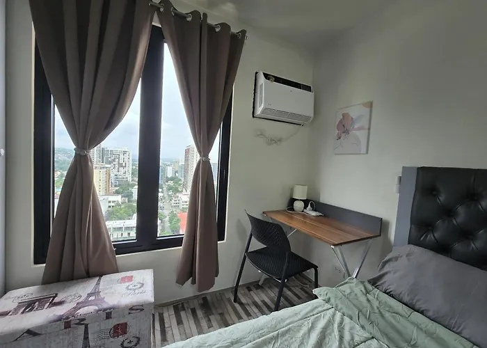 Hotel apartamentowy Athena's Space At The Median